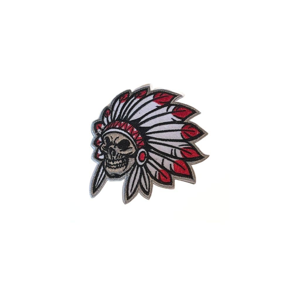 Parche bordado con forma de calavera con plumas