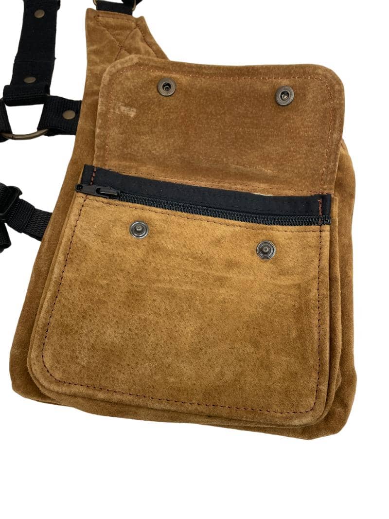 PISTOLERA DE PIEL "CARGO CARPINCHO"