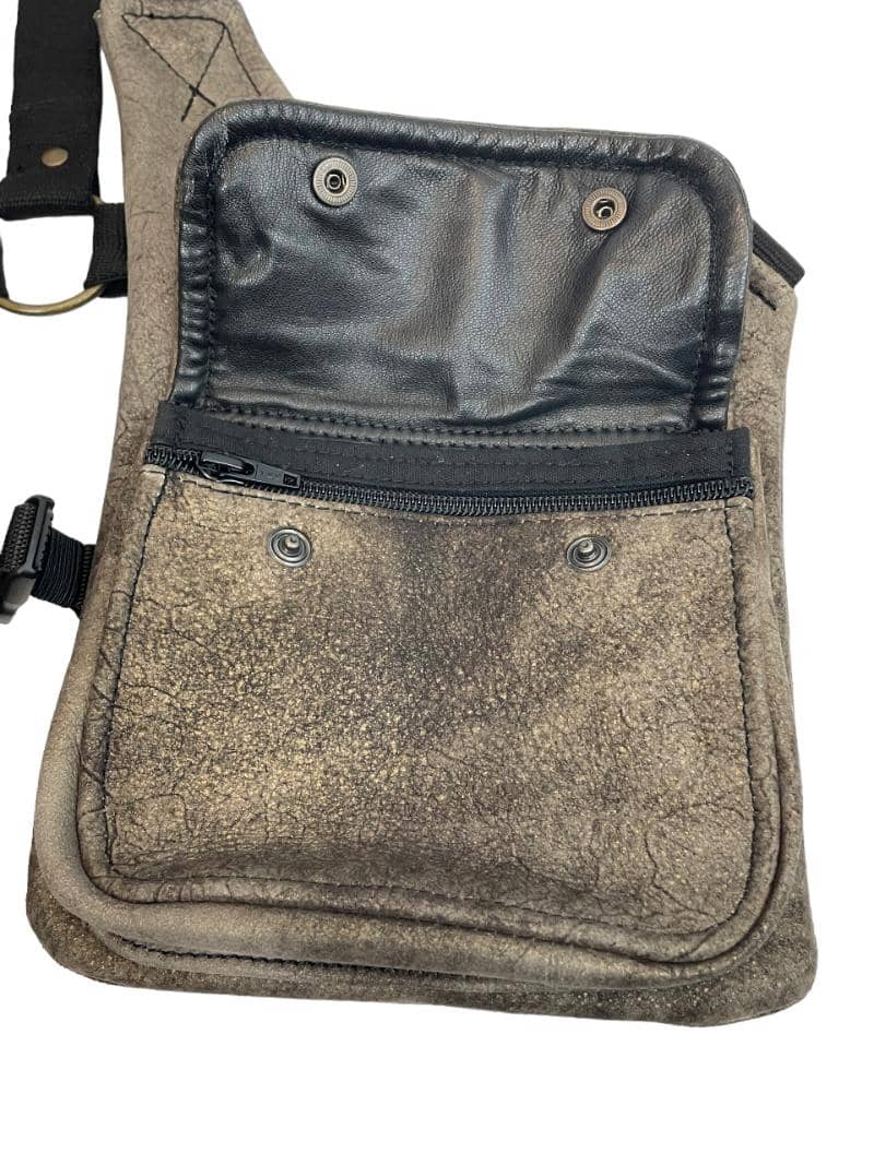 PISTOLERA DE PIEL "CARGO GRIS"