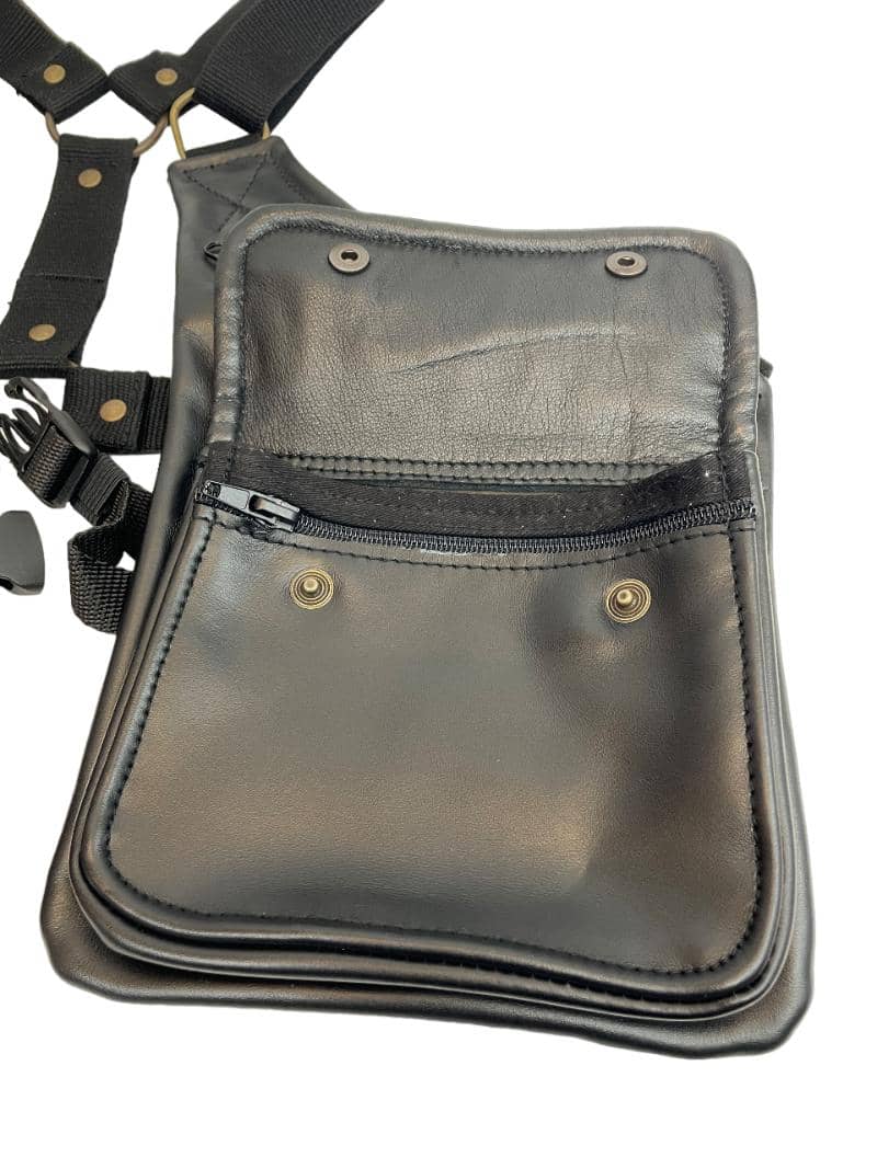 PISTOLERA DE PIEL "CARGO NEGRA"