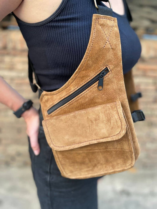 PISTOLERA DE PIEL "CARGO CARPINCHO"