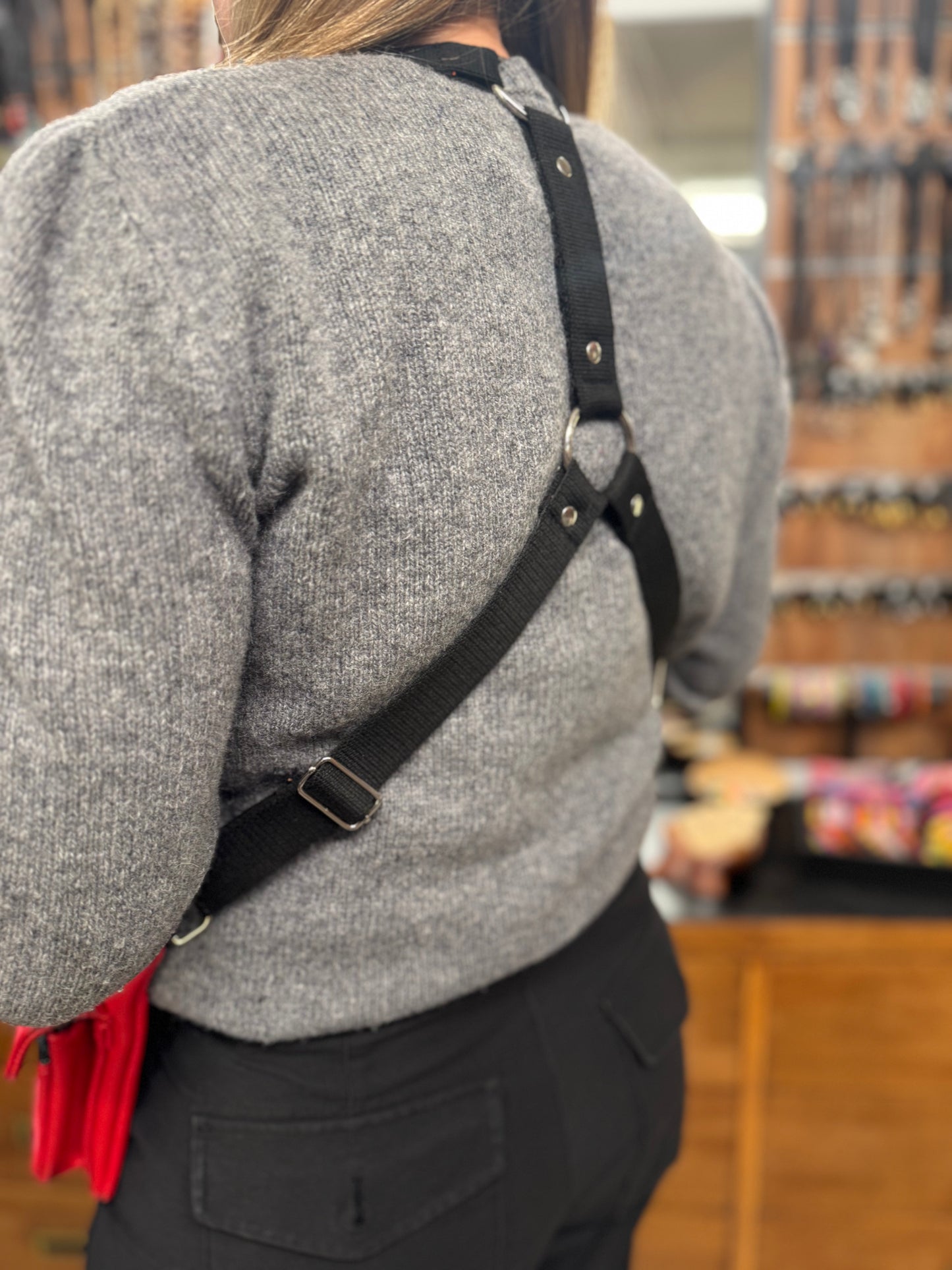 PISTOLERA DE PIEL "CARGO ROJA"