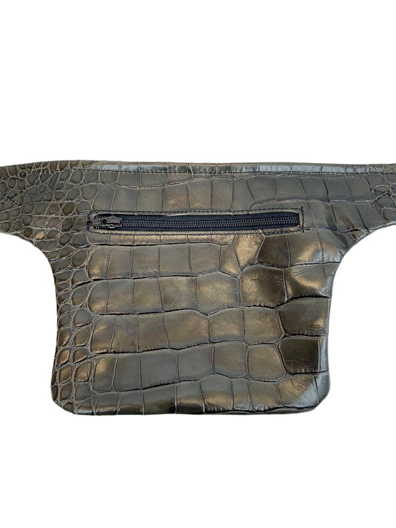 RIÑONERA DE PIEL CUADRADA "CROCO VERDE"