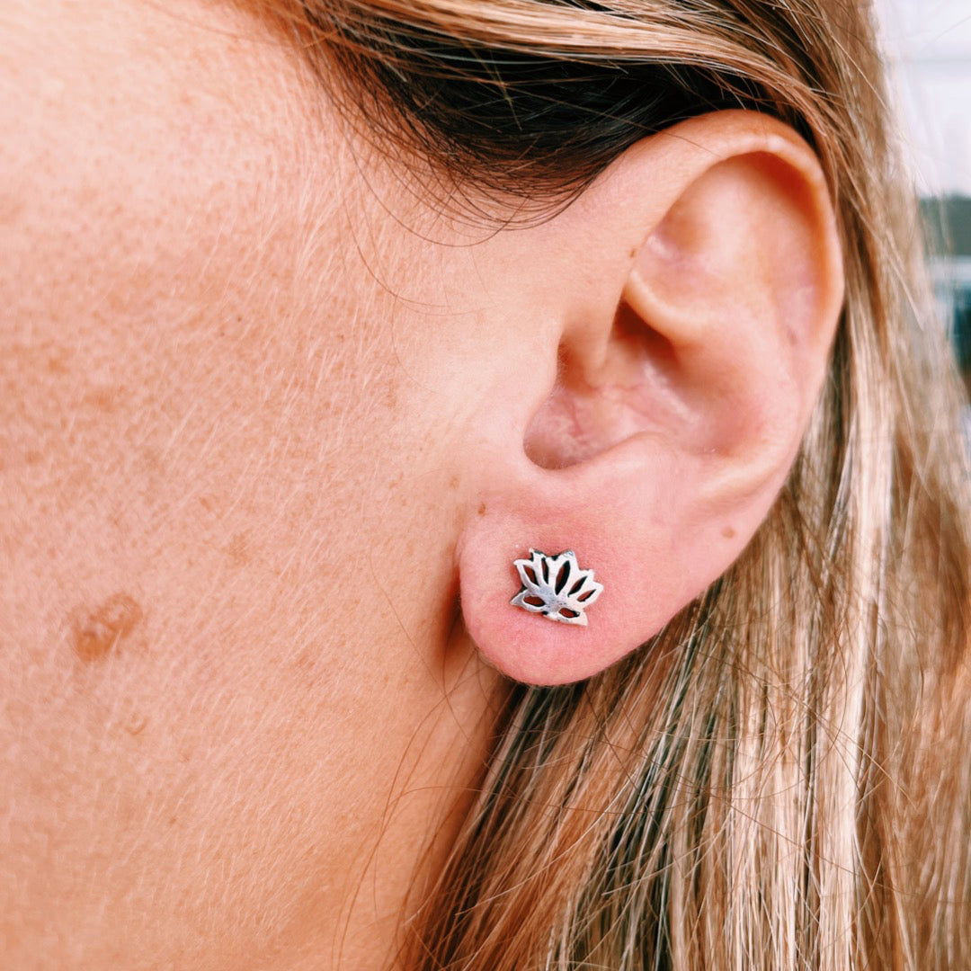 PENDIENTES PLATA FLOR DE LOTO