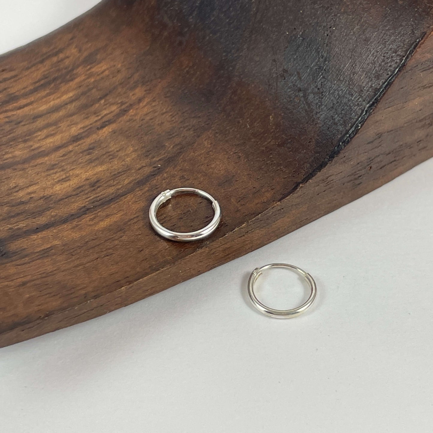 Aros en plata de ley 925 con diámetro de 10 mm y con un grosor de 1,2 mm