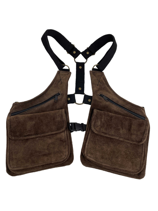 Cartuchera artesanal en ante color marrón oscuro