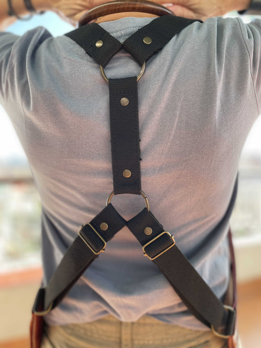 Espalda cartuchera artesanal hecha en piel color granate