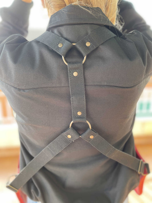 Espalda cartuchera artesanal hecha en piel color marrón oscuro