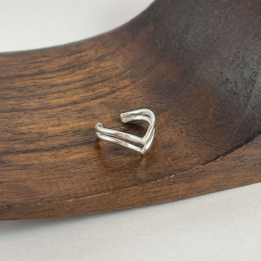 Pendiente de plata para el cartílago con acabado en punta