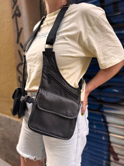 PISTOLERA DE PIEL "CARGO NEGRA"