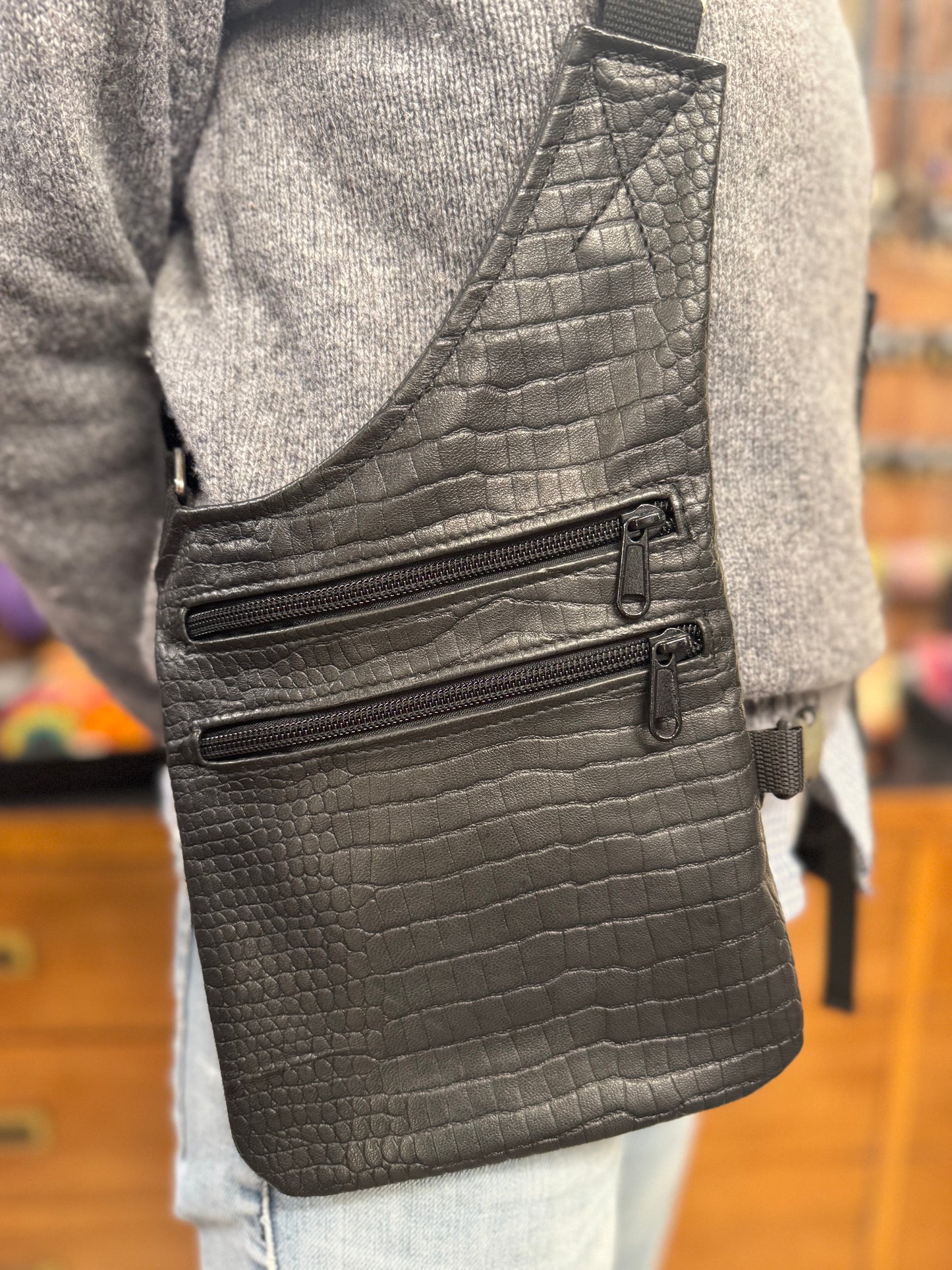 PISTOLERA DE PIEL "BASIC CROCO"