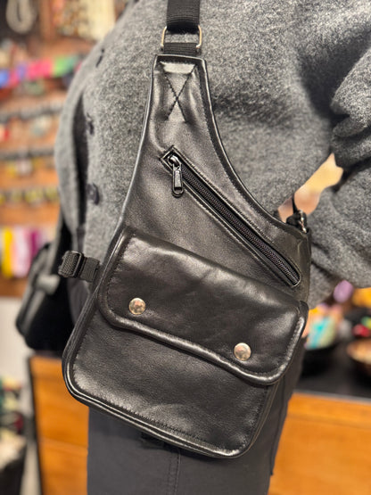 PISTOLERA DE PIEL "CARGO NEGRA"