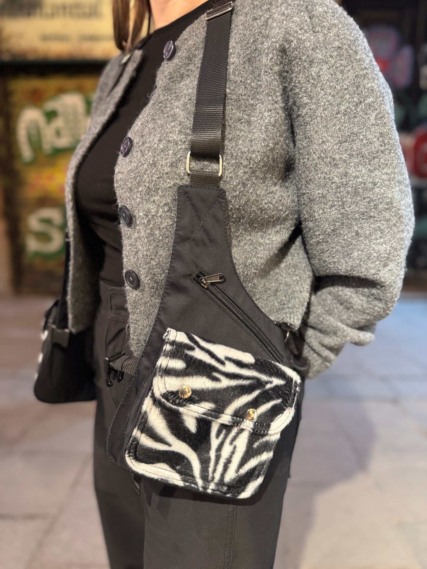 PISTOLERA DE TELA "CARGO CEBRA"