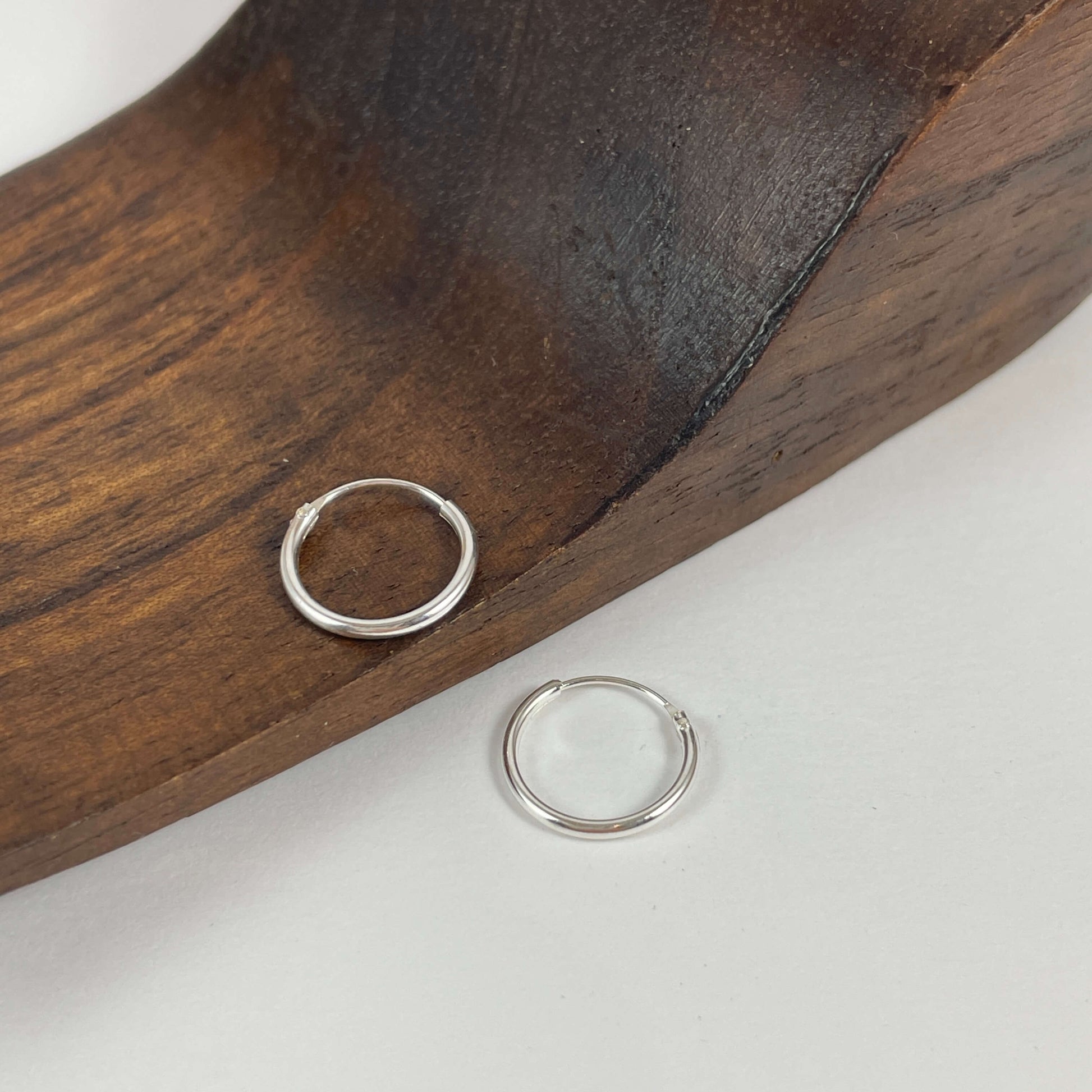 Aros en plata de ley 925 con diámetro de 12 mm y con un grosor de 1,2 mm